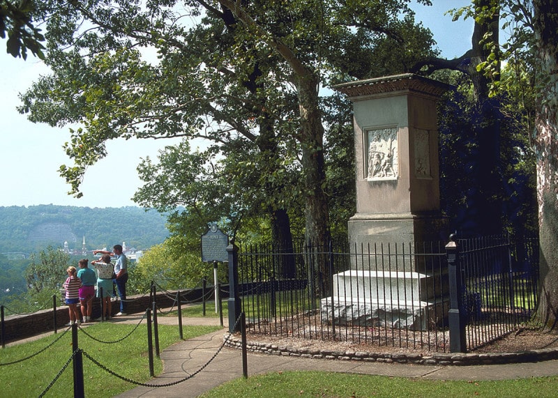 Memorial Day Cemetery Tour – Visit Frankfort – Official Travel Guide ...